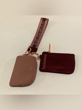 lululemon athletica Dual Pouch Wristlet Wordmark Spiced chai/Garnet/Flush Pink